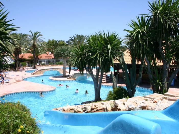 Appartement 4 personnes dans l'urbanisation avec piscine.
