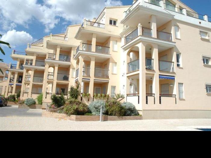 Apartamento de 2 dormitorios para 5 personas frente al mar.