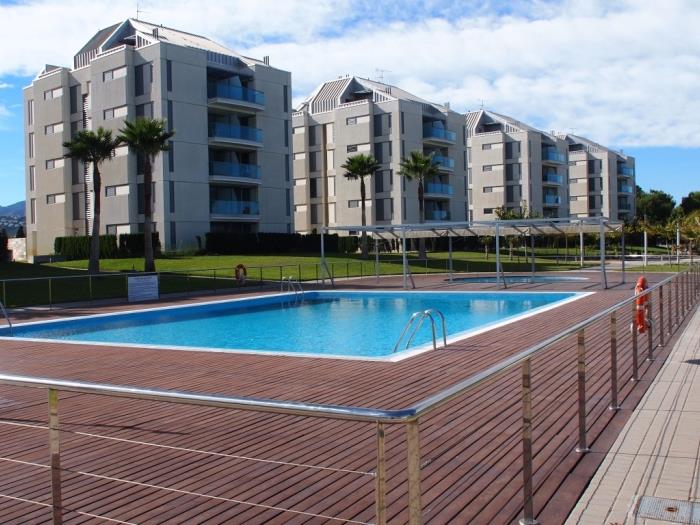 Appartement de deux chambres en urbanisation avec pista padel.