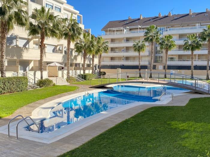 Penthouse de luxe de 3 chambres pour 6 personnes avec piscine, garage et gymnase