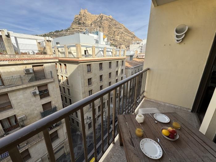 piso céntrico para 4 personas con 2 habitaciones y 2 baños a 1mn de la playa